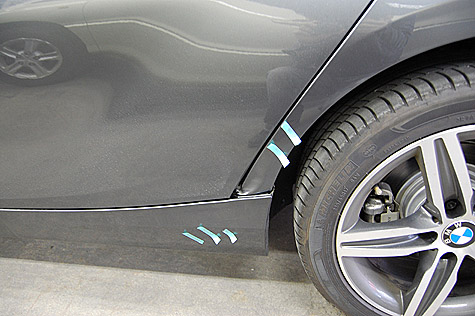 BMW 118i LCIの左リヤフェンダーの凹み傷