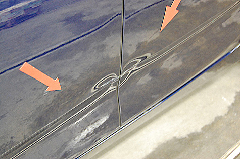 BMW 218i・アクティブ・ツアラー (F45)の前後ドアの凹み