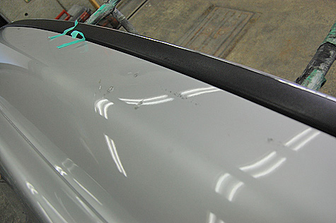 BMW 525i (E39)のリヤバンパ—の傷の詳細