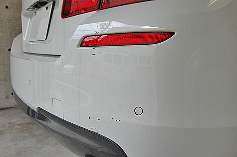 BMW･535i(F10)のリヤバンパ—の傷の詳細