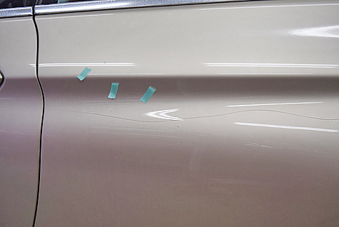 BMW・640i・カブリオレ(F12)のリヤふぇンダーの傷