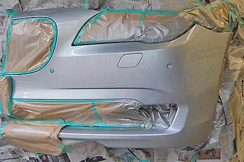 BMW アクティブ･ハイブリッド･7 (F04)のバンパーにシルバーを塗装