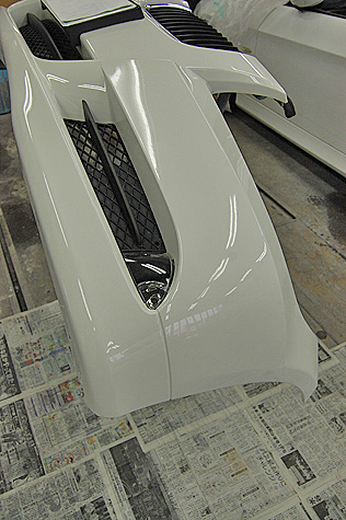 BMW･320i･ツーリング(E91)のバンパーにホワイトを塗装