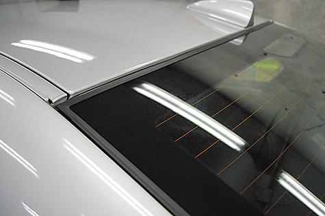 BMW 525i (E60)の新品のリヤガラスモールの詳細