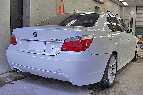 BMW･525i･Mスポーツ (E60)を後ろから撮影