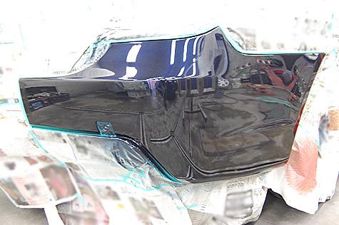 BMW 530i Mスポーツ (E60)のバンパーを塗装