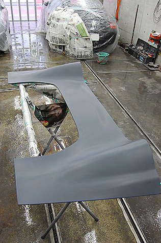 フェラーリ･360･モデナ･スパイダーのカウルにサフェを塗装