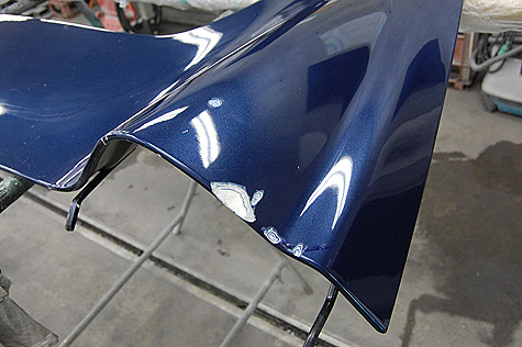 フェラーリ･360･モデナ･スパイダーのカウルの欠けていた箇所の修理