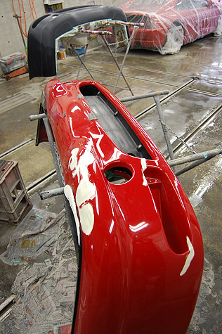 フェラーリ・F355・GTSのバンパーの裂け修理