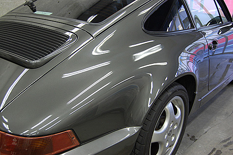 キレイに直ったポルシェ・911・カレラ2(964)のリヤフェンダー