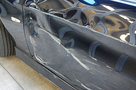 BMW320i･ツーリング(E91)の左前ドアの破損の詳細
