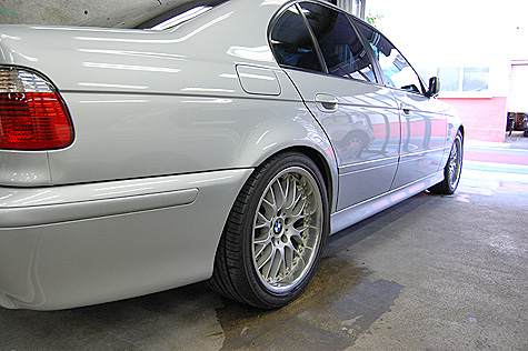 BMW･525i･Mスポーツ(E39)のモール同色塗装が終わった