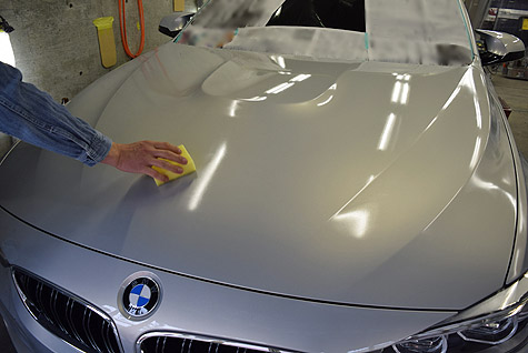 BMW・M3セダン(F80)のボンネットにジーゾックスを施工