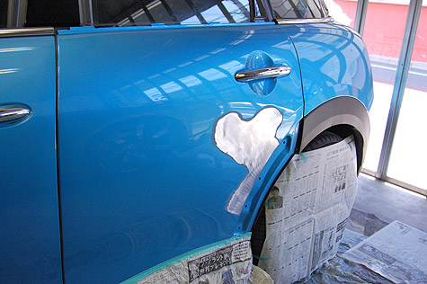 ミニ修理実績 | ミニ・クーパー5ドア(F55)のドア凹みとモールの傷
