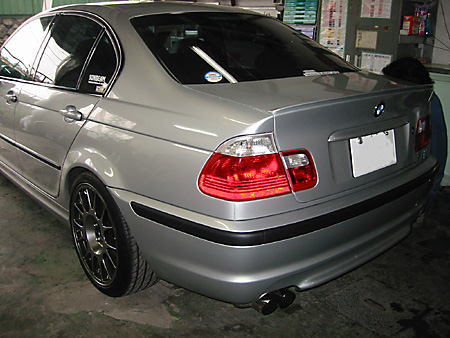 BMW320i(E46)のモール同色塗装