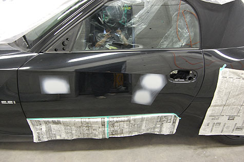 BMW Z4 2.2i (E85)の左ドアにサフェを塗装
