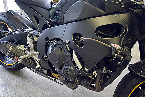 �z���_�CBR1000RR (SC59)�̉E�t���[��