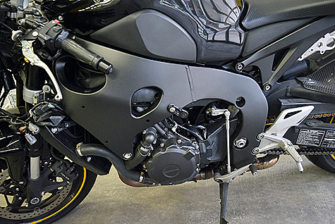 �L���C�ɒ������z���_�CBR1000RR (SC59)�̍��t���[��