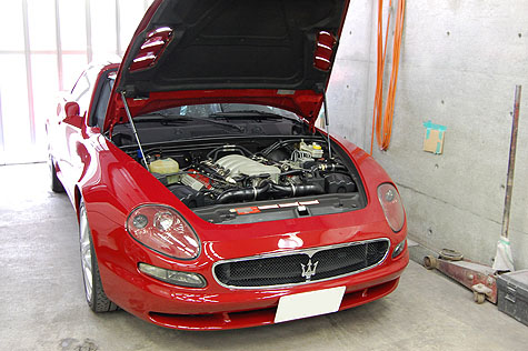 Maserati 3200GTのエンジンルーム