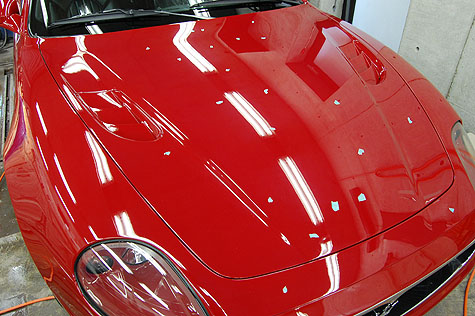 Maserati 3200GTのボンネットの塗装の窪み