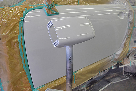 ポルシェ・911・カレラのドアとドアミラーを塗装