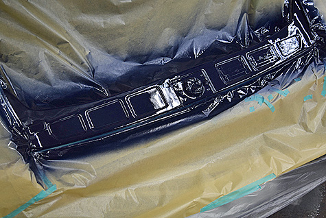 ポルシェ･911･ターボルックのリヤのコアサポートにブルーを塗装